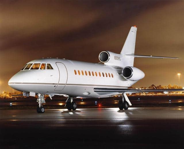 Falcon 900